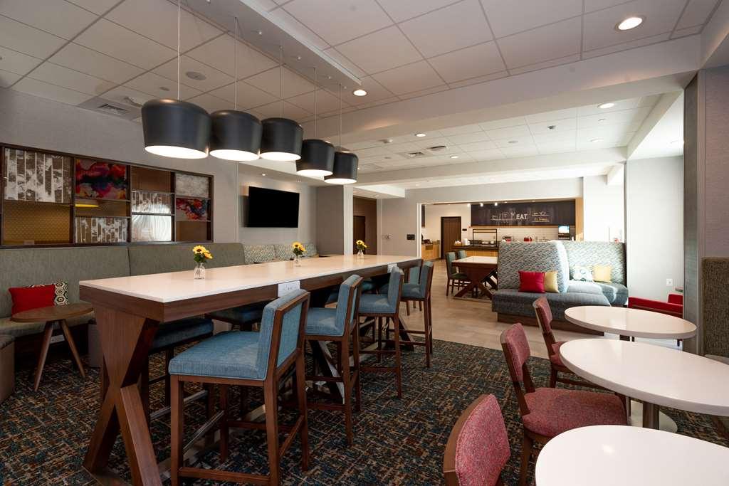 Hampton Inn 니들즈 외부 사진