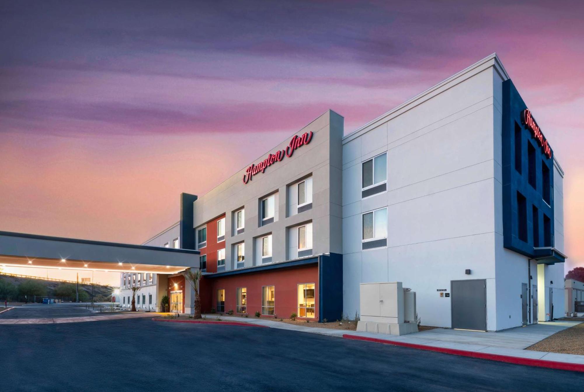 Hampton Inn 니들즈 외부 사진