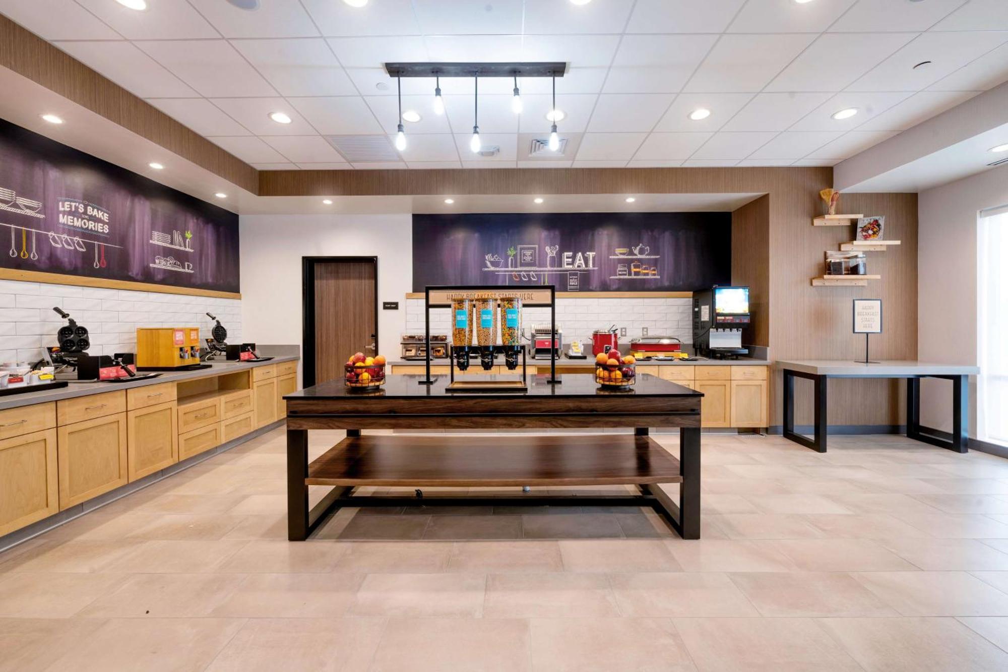 Hampton Inn 니들즈 외부 사진